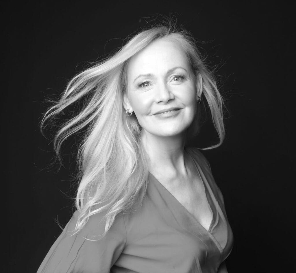 gazeteci katarzyna stoparczyk oldu bir araba kazasinda oldu 9353