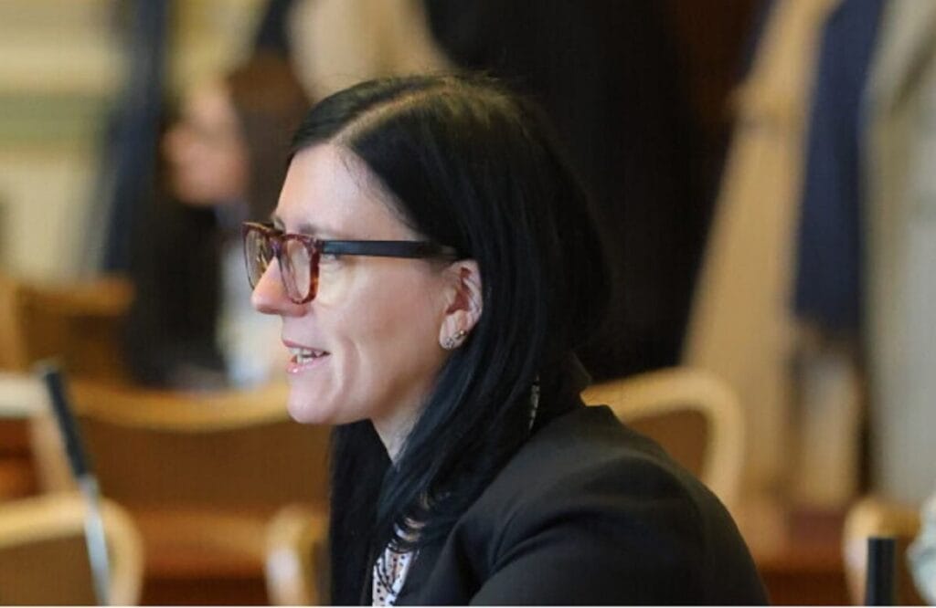 gdansk ta ko meclis uyesinin karistigi skandal k a ulkene geri donmelisin 11052