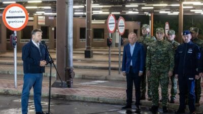 Gece i cisleri bakanligi baskani belarus sinirina gitti agresif savas varyantlari 10668