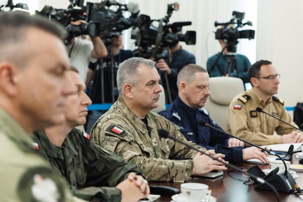 general wieslaw kuku a belaruslular bizi uyardi bu bizim icin faydali oldu 10406