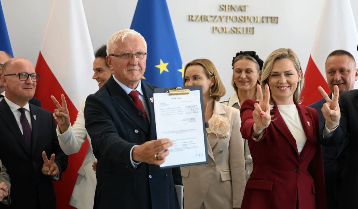 Hicbir secimi kaybetmediler simdi yeni bir parti kuruyorlar zaten bir isim var 11463