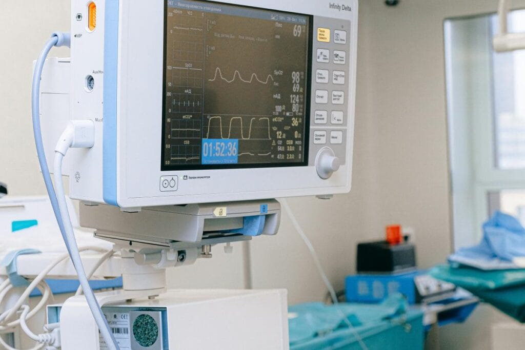 hindistan yeni dogmus bir bebegin vucudunda iki bicimlenmemis cenin bulundu 9326