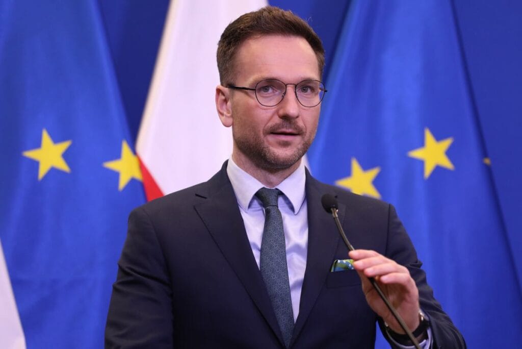 hukuk ve adalet milletvekilinin arabasina havali tufekle ates acildi bir fotograf gosterdi 11250