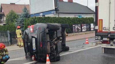 I ki araba carpismis birinin catisi cokmus fail kacti ancak birkac dakika sonra polis merkezine teslim oldu 8401