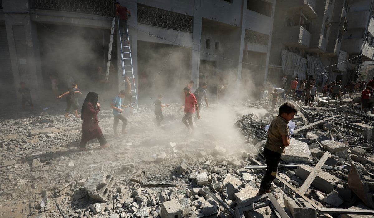 İsrail gazze şehrini yerle bir etti. "bu dünyanın sonu gibi bir şey". 1 I srail gazze sehrini yerle bir etti bu dunyanin sonu gibi bir sey 11346