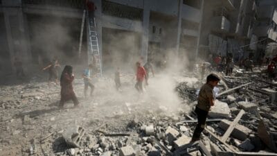 İsrail gazze şehrini yerle bir etti. "bu dünyanın sonu gibi bir şey". 3 I srail gazze sehrini yerle bir etti bu dunyanin sonu gibi bir sey 11346