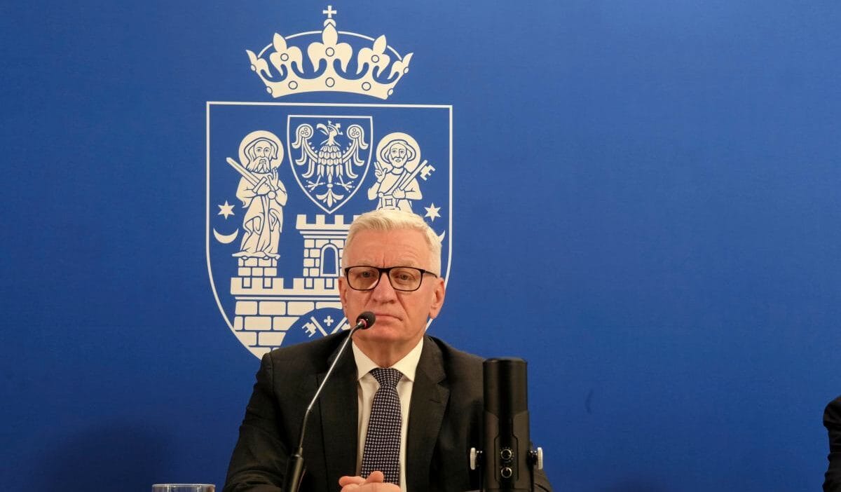 İsrail gezisi ile ilgili ajitasyon. Jaskowiak: durum o kadar net değil 1 I srail gezisi ile ilgili ajitasyon jaskowiak durum o kadar net degil 11277