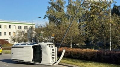 Jeep kullanan yaşlı bir adam güneşten gözleri kamaşınca bir elektrik direğine çarparak devrildi 4 Jeep kullanan yasli bir adam gunesten gozleri kamasinca bir elektrik diregine carparak devrildi 11247