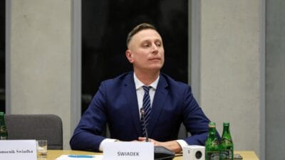 Kaczynski brejza ya karsi sanirim icinde bir parca onur kalmistir 11358