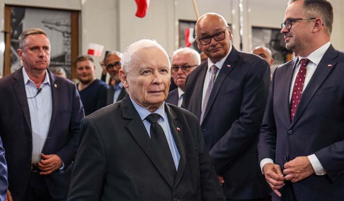 Kaczynski yürüyüşü duyurdu. "en tehlikeli tehlikeleri önlemek için". 1 Kaczynski yuruyusu duyurdu en tehlikeli tehlikeleri onlemek icin 12634