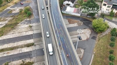 Kamyon s8 çıkışında bariyerlere çarptı. Yakıt dökülmüş. Yol kapandı 4 Kamyon s8 cikisinda bariyerlere carpti yakit dokulmus yol kapandi 8801