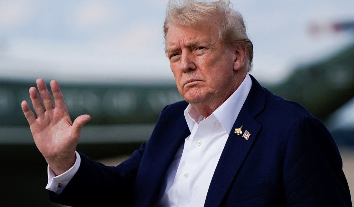 Kendimi acikca ifade ettim vali trump a karsi cikiyor bu ise orduyu cehenneme gondermek istiyor 13649