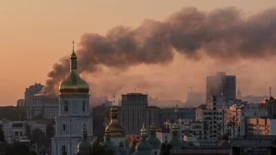 Kiev. Rusya ukrayna hükümet binasına saldırdı. Savaşın başlangıcından bu yana ilk kez 4 Kiev rusya ukrayna hukumet binasina saldirdi savasin baslangicindan bu yana ilk kez 9557