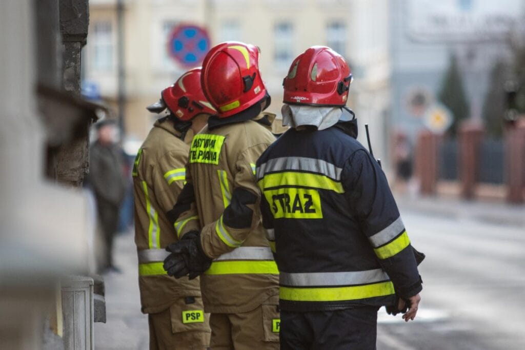 krakow yakinlarindaki a4 otoyolunda yangin buyuk duman ve fiskiran alevler 9482