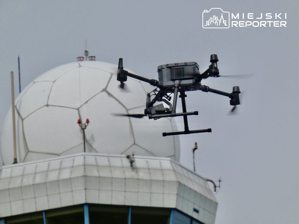 kraliyet hamamlari yakinlarinda yasadisi olarak drone ucuran 21 yasindaki genc sinir disi edilecek 11550