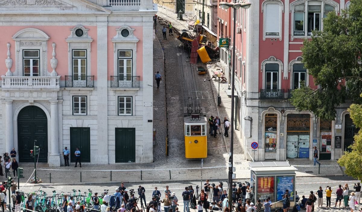 Lizbon'da gloria tren kazası. Müfettişler kazanın ilk nedenini 1 Lizbon da gloria tren kazasi mufettisler kazanin ilk nedenini 9146