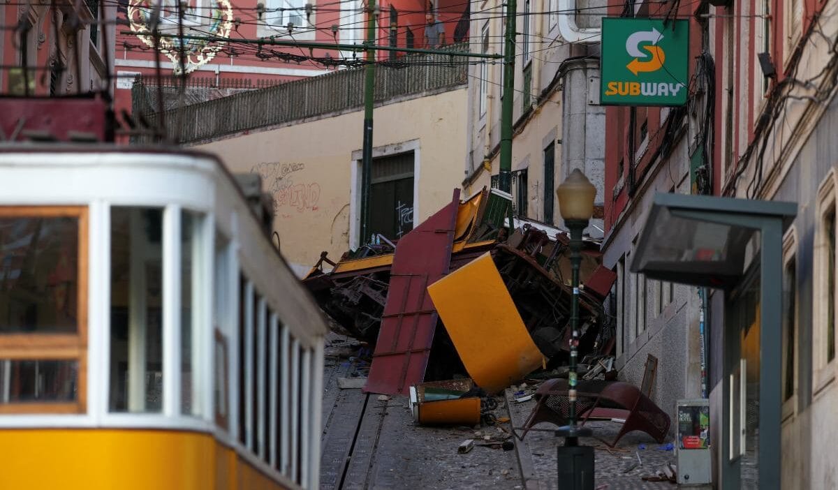 Lizbon'da popüler gloria treninin trajik kazası. Kurban sayısı arttı 1 Lizbon da populer gloria treninin trajik kazasi kurban sayisi artti 9008