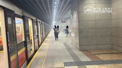 M ociny istasyonunda duman bulutu metro kisaltilmis bir rotada calisti 10704