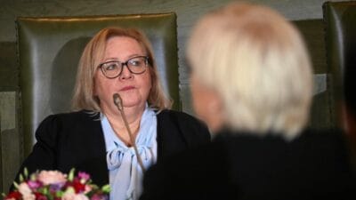 Małgorzata manowska'nın dokunulmazlığından feragat edilmesi. Savcılık talebi ile 2 Ma gorzata manowska nin dokunulmazligindan feragat edilmesi savcilik talebi ile 14135