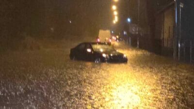 Mazovia uzerinde firtinalar sel basan yollar devrilen agaclar hasar goren catilar 9374