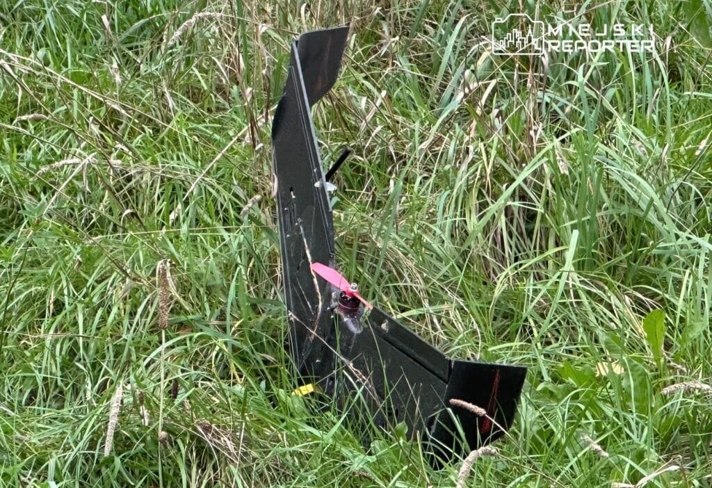 Mazury bölgesindeki boş arazide tanımlanamayan bir cisim bulundu 1 Mazury bolgesindeki bos arazide tanimlanamayan bir cisim bulundu 12199