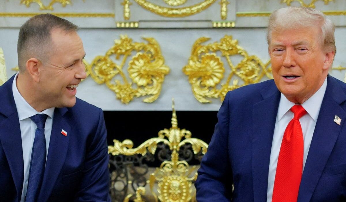 Medya disisleri bakanligi trump nawrocki gorusmesinden sonra gizli bir not aldi cenckiewicz etrafindaki tartismalar 9932