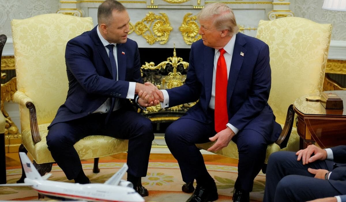 Medya: nawrocki trump'a varşova ayaklanması kol bandı verdi. Karşılığında ne aldığı biliniyor 1 Medya nawrocki trump a varsova ayaklanmasi kol bandi verdi karsiliginda ne aldigi biliniyor 9068