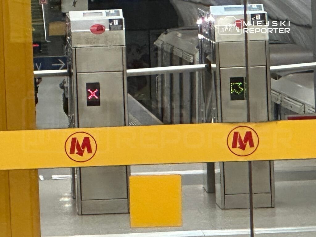 metroda trajik kaza trenin altina atlayan kadin oldu 6 istasyon hizmet disi 10379