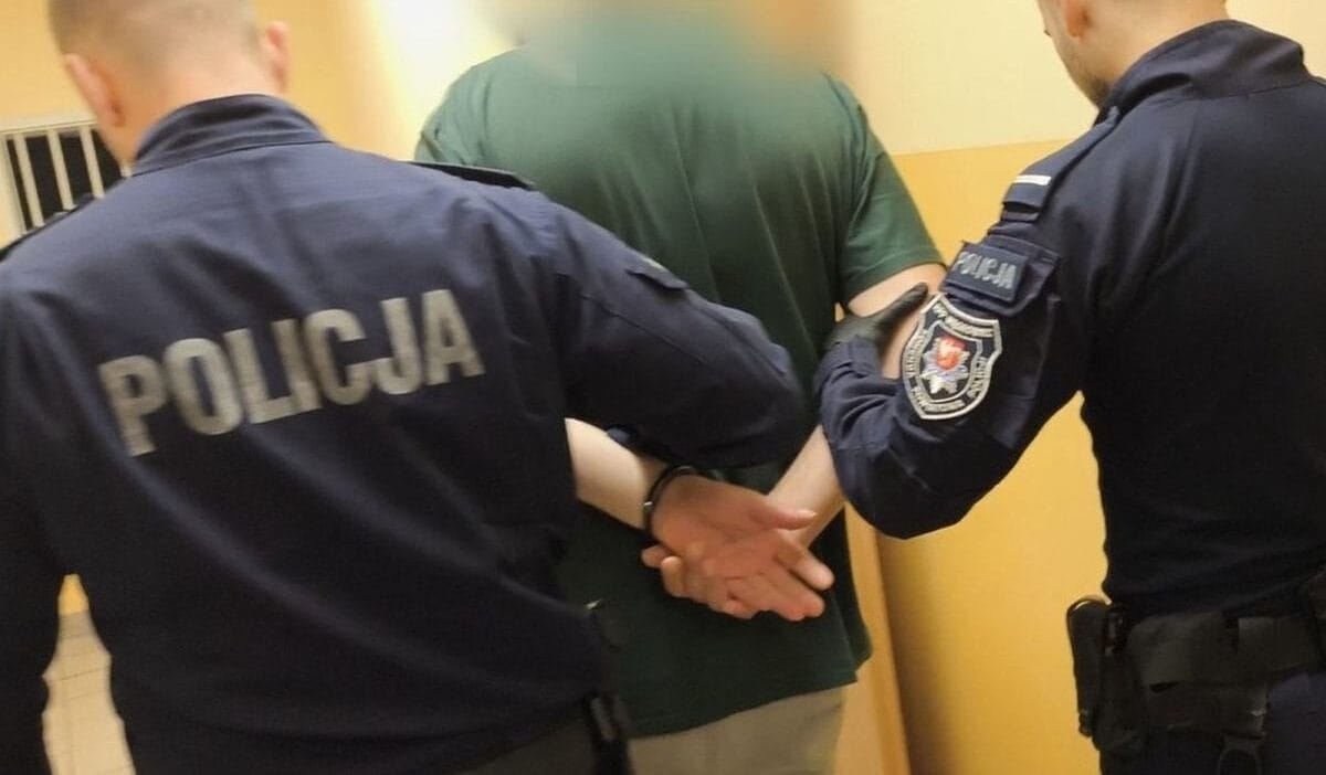 Miescisko da ayin sirasinda teror 47 yasindaki sanik suclamalari dinledi gozalti karari verildi 11307