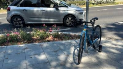 Mokotow'da bir bisikletli ile çarpışma. Sarhoş sürücü 4 Mokotow da bir bisikletli ile carpisma sarhos surucu 9083