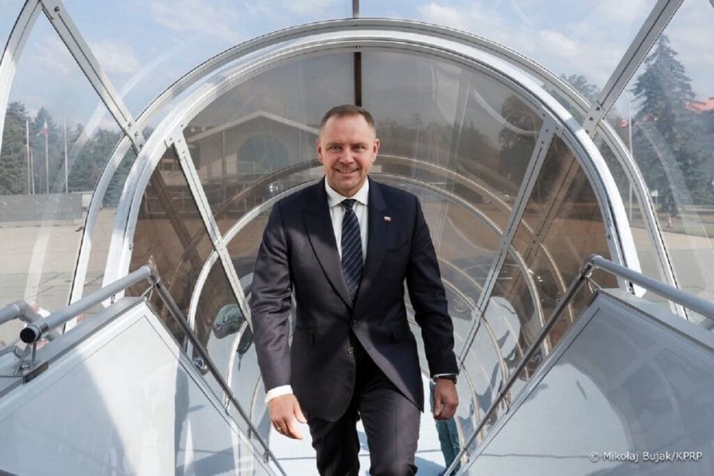 nawrocki coktan abd ye inmis durumda trump ile gorusmesine sadece saatler kaldi 8693