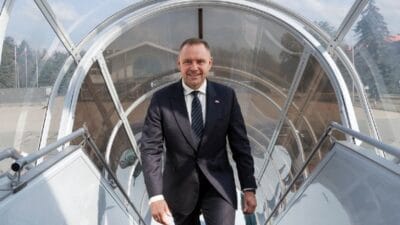 Nawrocki çoktan abd'ye inmiş durumda. Trump ile görüşmesine sadece saatler kaldı 4 Nawrocki coktan abd ye inmis durumda trump ile gorusmesine sadece saatler kaldi 8693