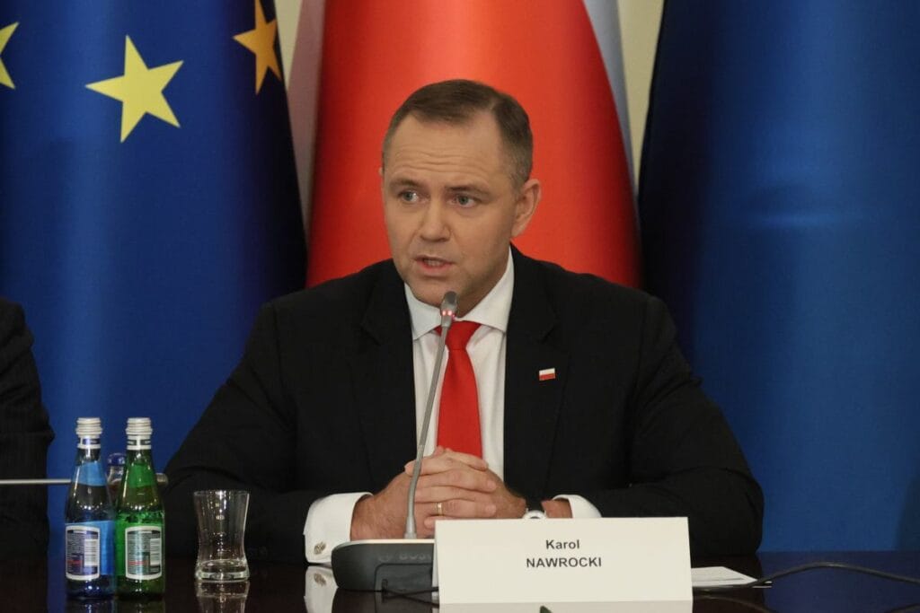 nawrocki tusk hukumetini insansiz hava araclari konusunda ovdu biz bu sinavi gectik ayrica siyasi drama dan da bahsediyor 10608