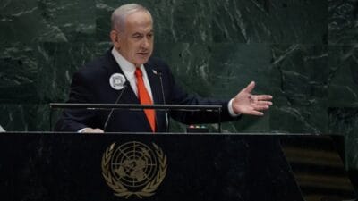 Netanyahu yakasinda qr kodu ile bm de neden savastigimizi goreceksiniz 13354