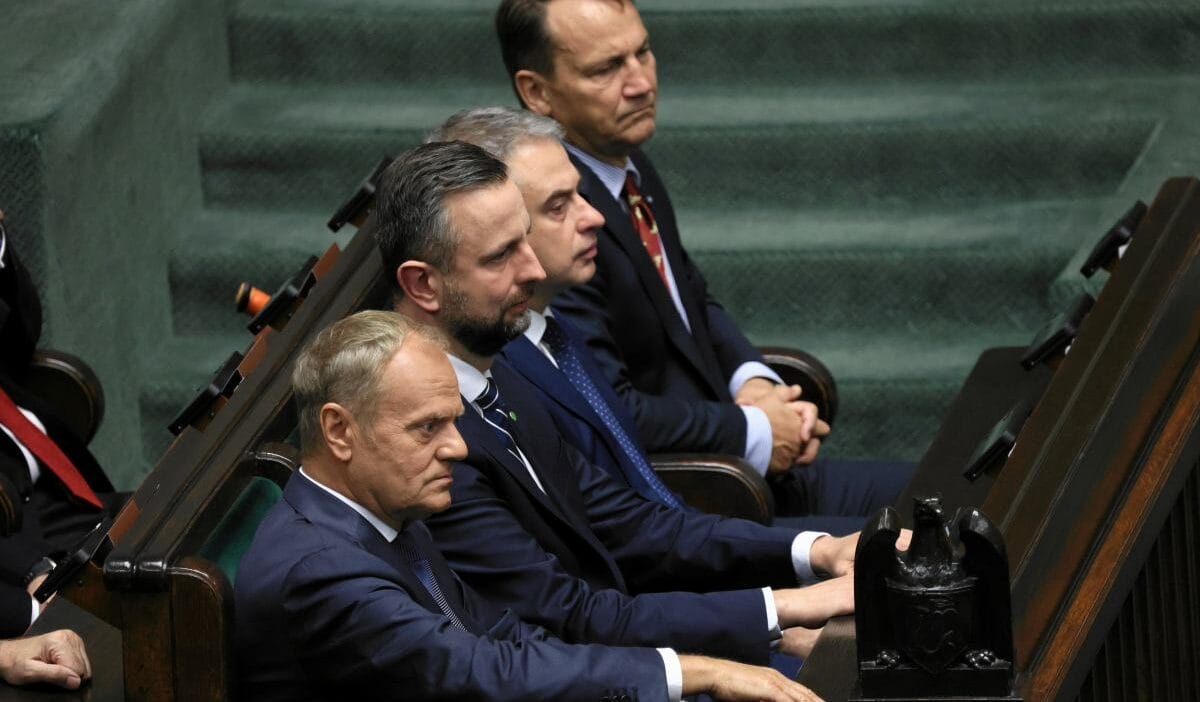 Ogb baskani tusk kendini cok yipratti ko nun bir halk mesihine ihtiyaci var ve sikorski saraya sahip 13240