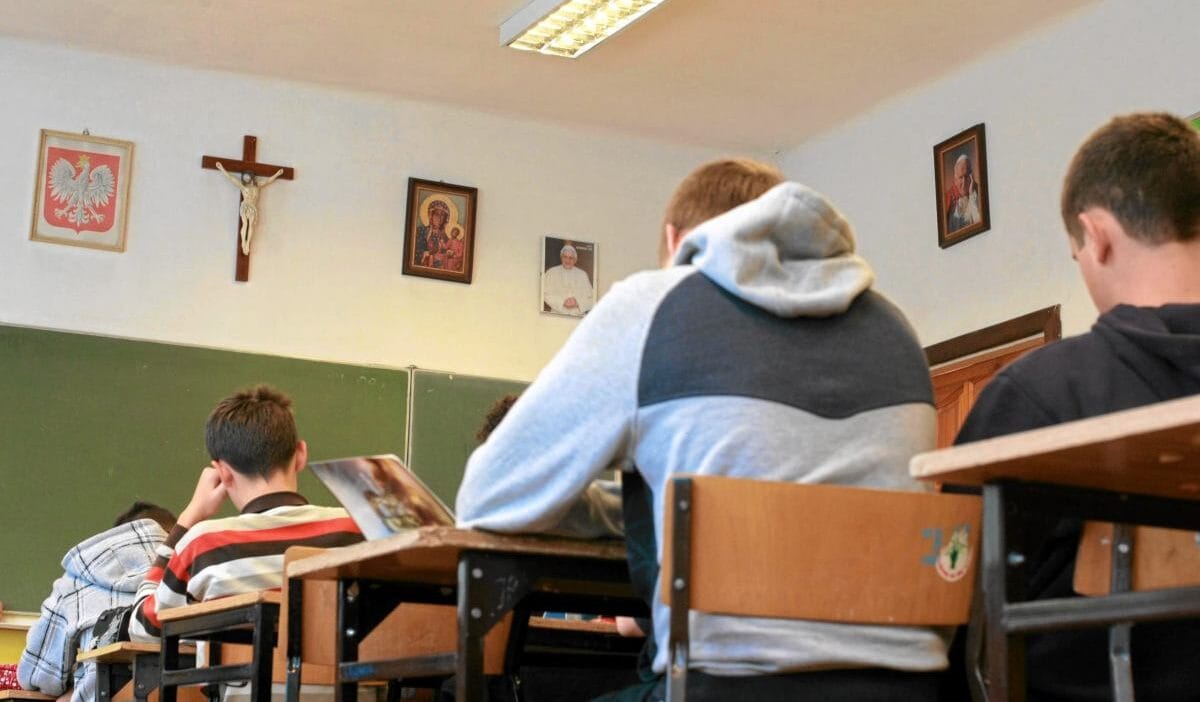 Öğrenciler toplu halde sağlık eğitiminden vazgeçiyor. Nedenlerini şöyle açıklıyorlar 1 Ogrenciler toplu halde saglik egitiminden vazgeciyor nedenlerini soyle acikliyorlar 8600