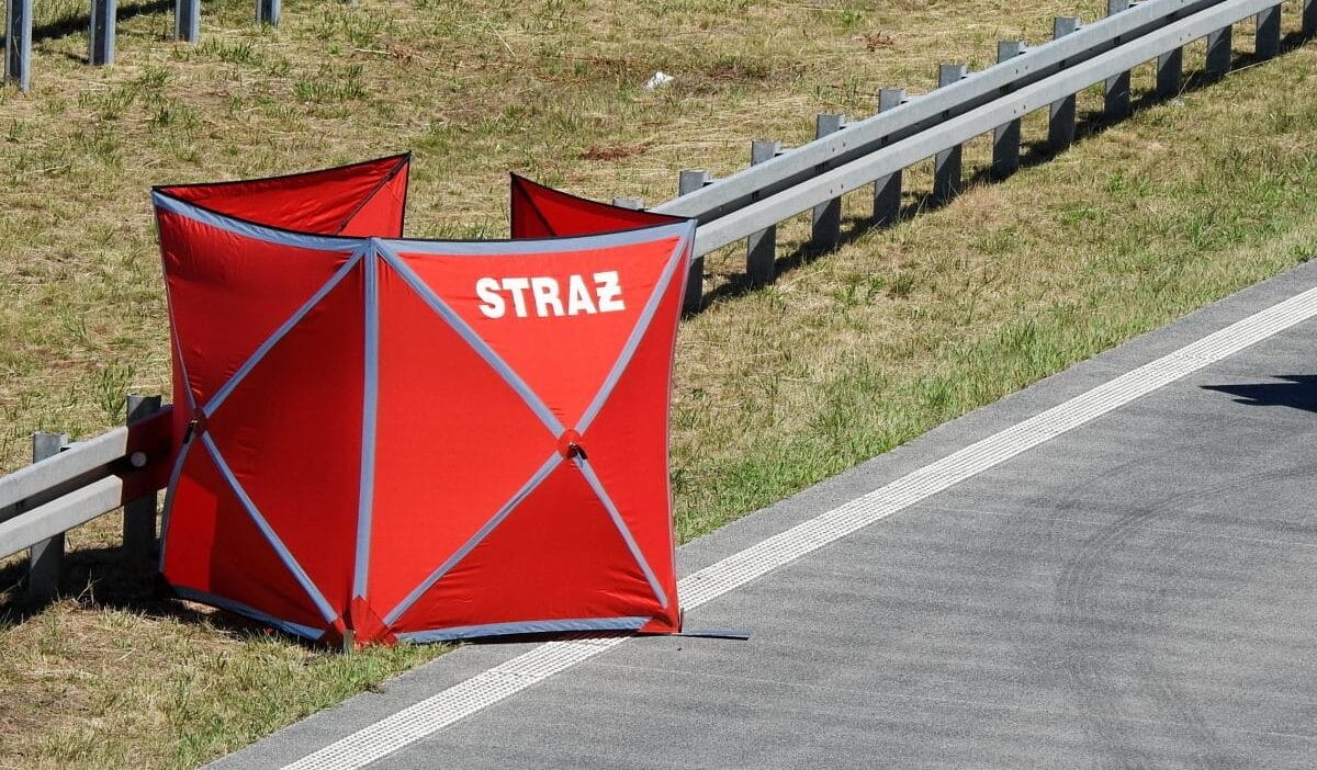 Olesnica yakinlarindaki s8 uzerinde karambol i ki kisi hayatini kaybetti 13496