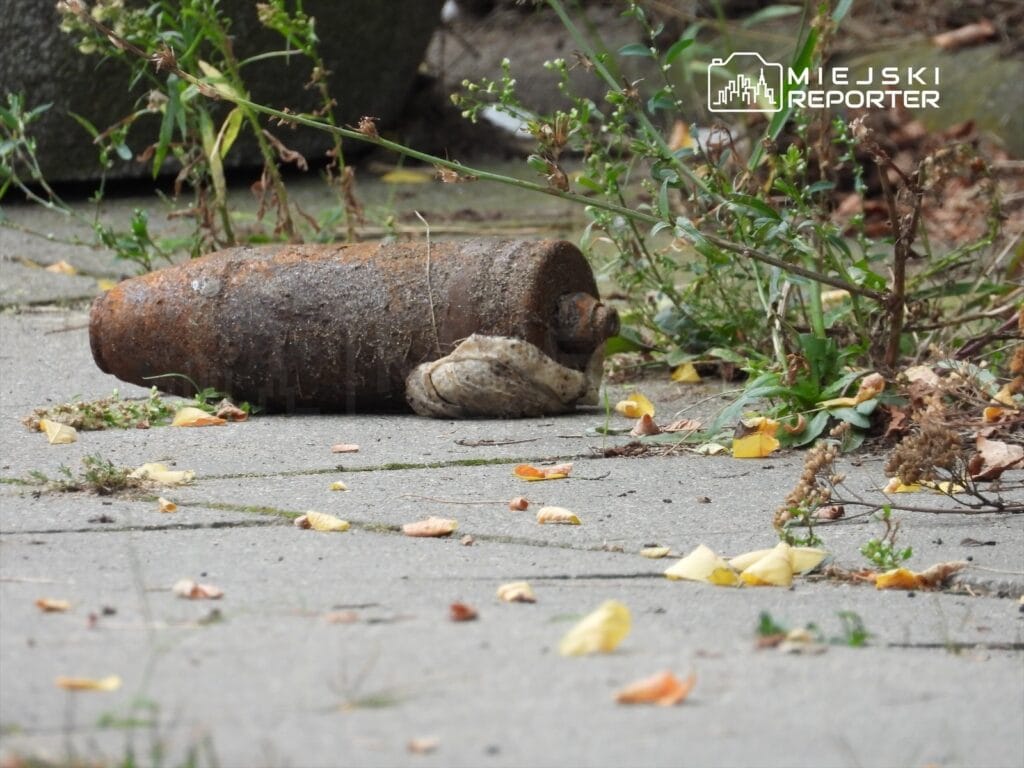 otobus duraginda bir mermi yatiyordu i stihkamcilar tarafindan emniyete alindi 9620