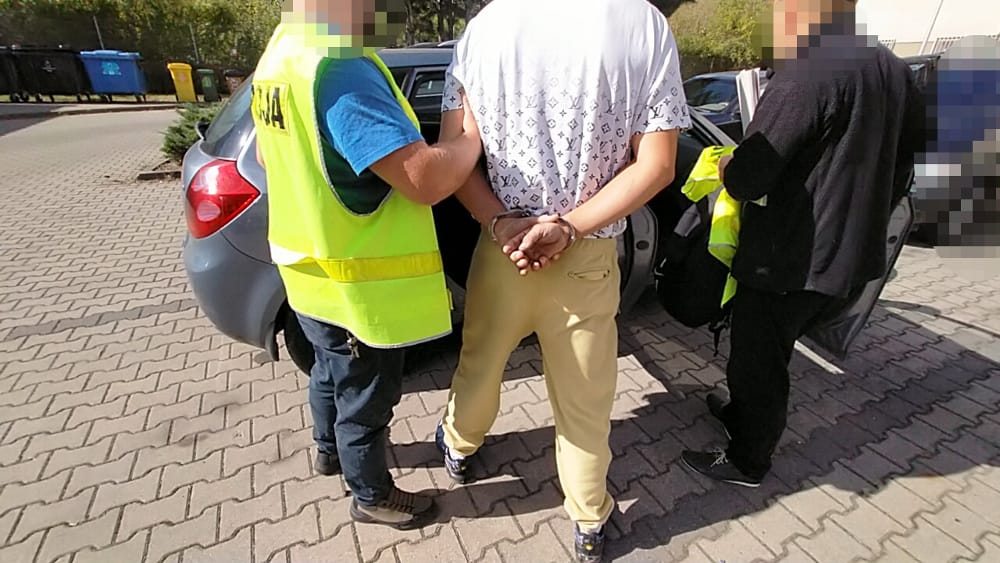 Otobus yolcusuna saldirdigi icin gozaltina alindi 13027