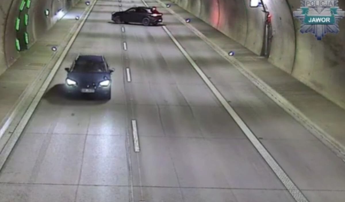 Otoyoldaki tünelde geri döndüler. Ağır şekilde cezalandırıldılar. 1 Otoyoldaki tunelde geri donduler agir sekilde cezalandirildilar 12220