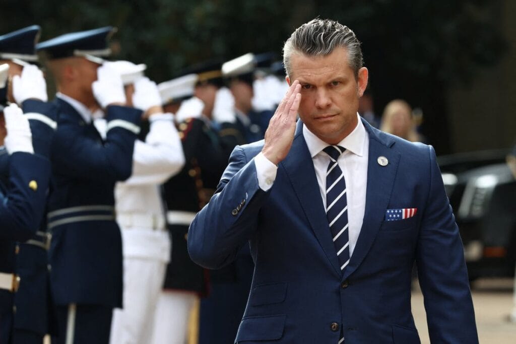 pentagon da gizli bir toplanti pete hegseth acilen yuzlerce generali cagirdi 13132