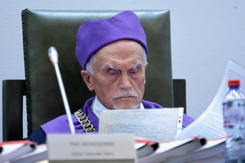 piotr andrzejewski kimdir sadece devlet mahkemesindeki kavgasiyla unlu olmadi i ste onun gecmisi 8852