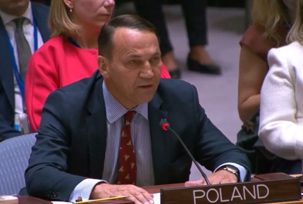 pis hukumetine bagli buyukelci sikorski nin konusmasini ovdu kusursuz 12619