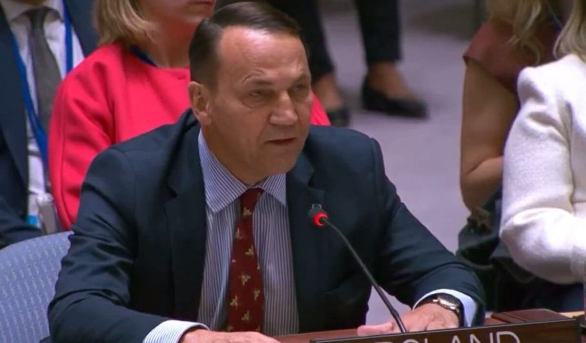 Pis hukumetine bagli buyukelci sikorski nin konusmasini ovdu kusursuz 12619