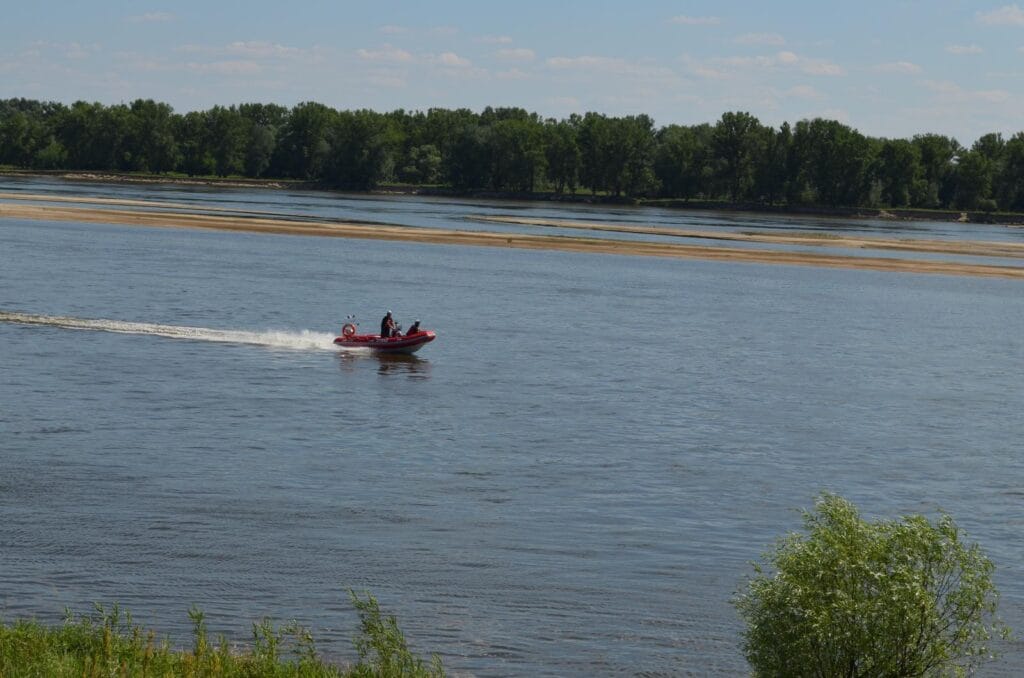 Plock şehri i̇tfaiyesinden bir itfaiyeci bir kadının hayatını kurtardı 1 Plock sehri i tfaiyesinden bir itfaiyeci bir kadinin hayatini kurtardi 13333