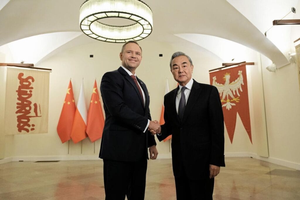 polonya cumhurbaskani ile cin disisleri bakani arasinda gorusme pekin den bir bildiri var 11292