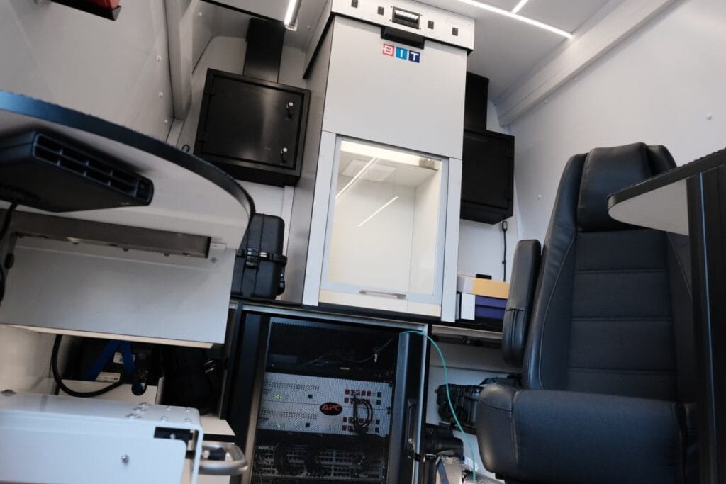 polonya daki bu tur tek arac atom enerjisi ajansi radyasyon seviyelerini izlemek icin kullanacak 10860