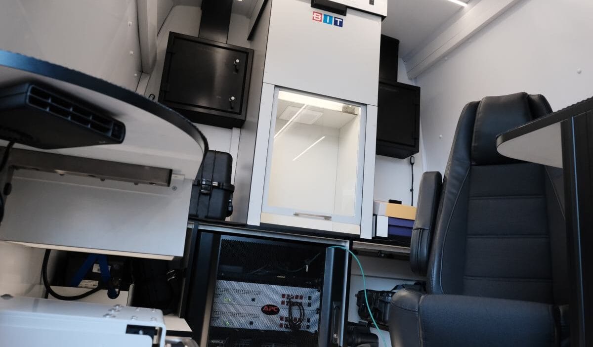 Polonya'daki bu tür tek araç. Atom enerjisi ajansı radyasyon seviyelerini izlemek için kullanacak 1 Polonya daki bu tur tek arac atom enerjisi ajansi radyasyon seviyelerini izlemek icin kullanacak 10860