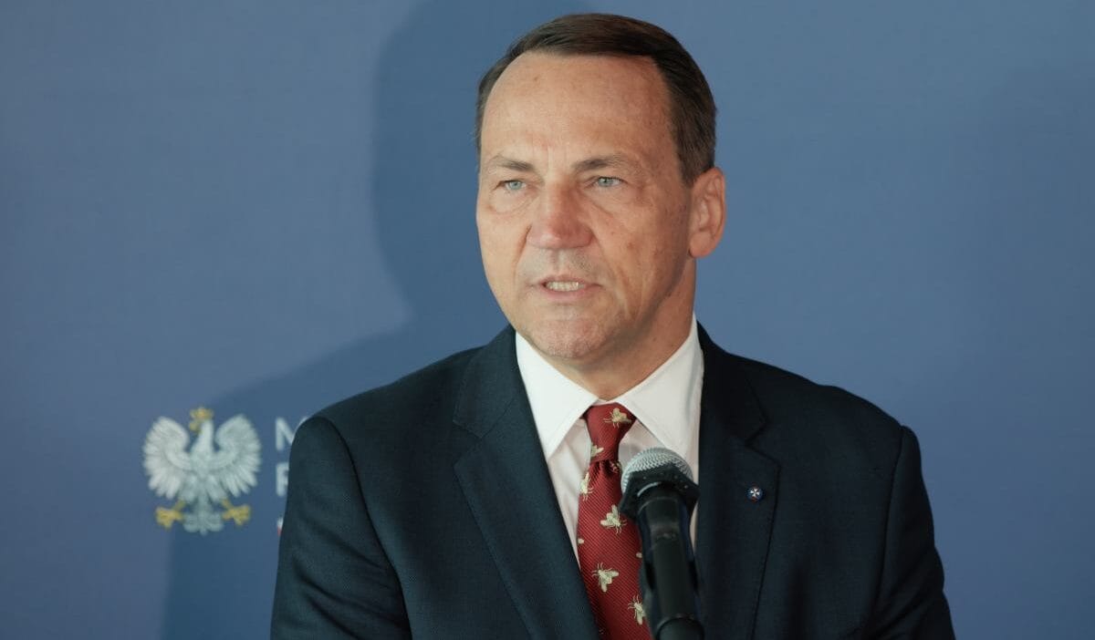 Polonya nato nun 4 maddesinin etkinlestirilmesini talep etmistir prosedur baslatildi 10262