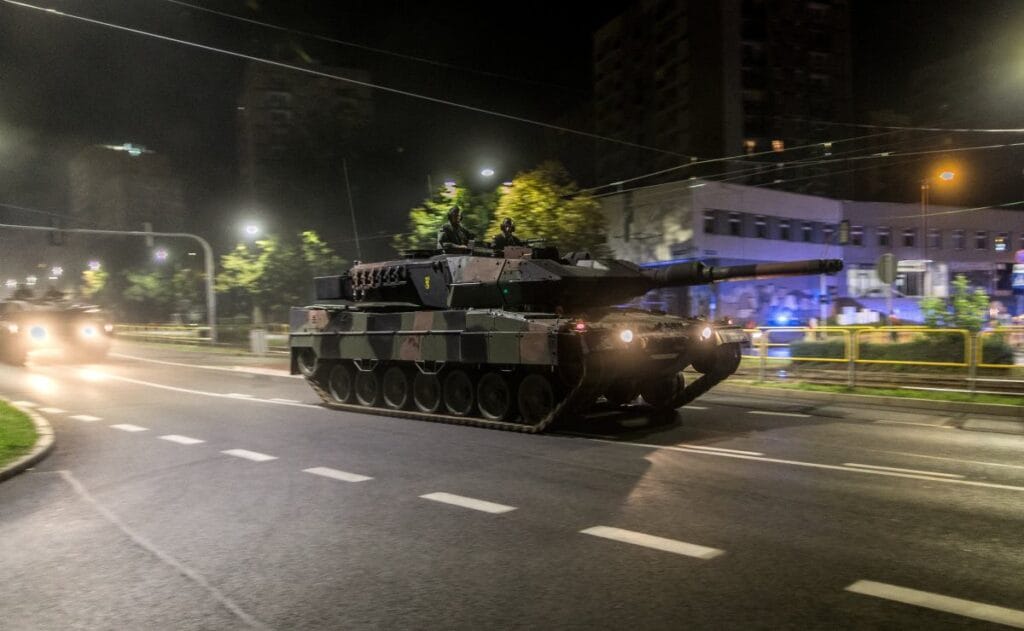 polonya rus tehdidine karsilik veriyor tanklar yollara cikacak iron defender 25 firlatildi 8444